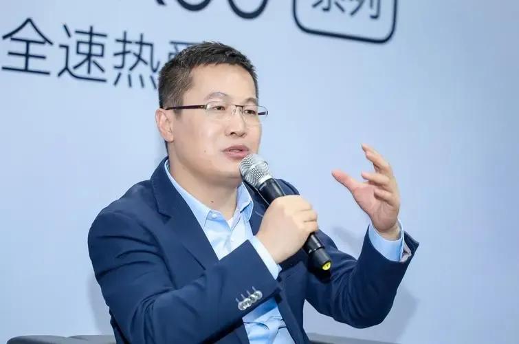 直接打破友商美梦！卢伟冰祭出“后备隐藏能源”，K70 Pro实现了再一次的内卷，