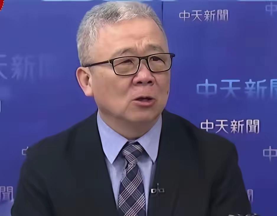 台湾退役将领栗正杰：我们中国有一个成语叫井底之蛙，还有一句俗语叫夏虫不可语冰。我