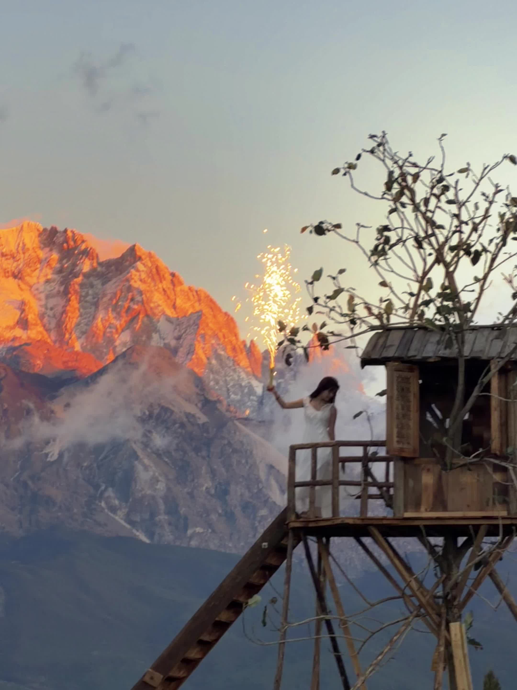 赢麻了 花30多拍到了日照金山封神实况！ 30多亩雪山牧场♥️📍丽江...
