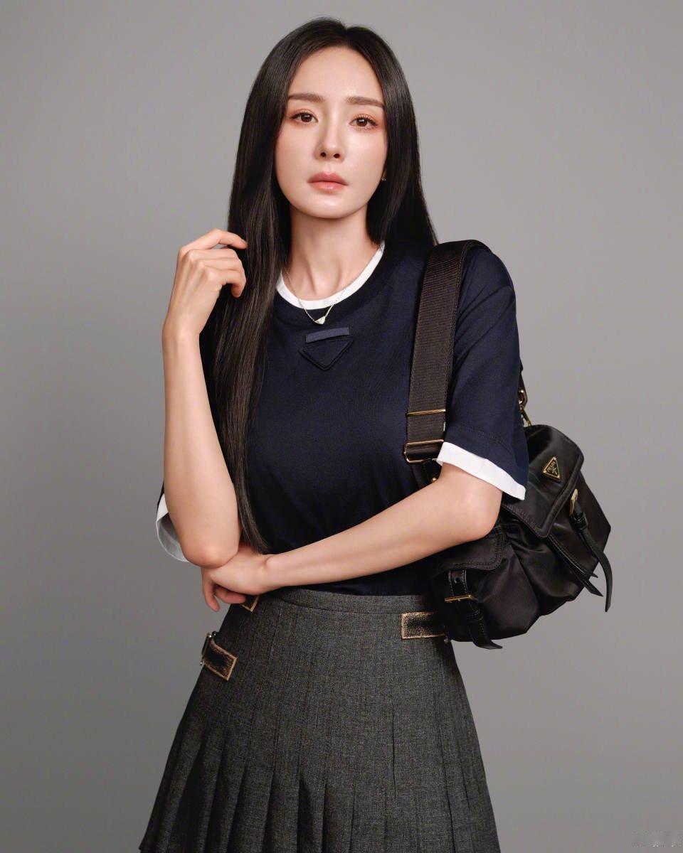 那不然呢 没有任何值得争论的理由杨幂当之无愧的c位 