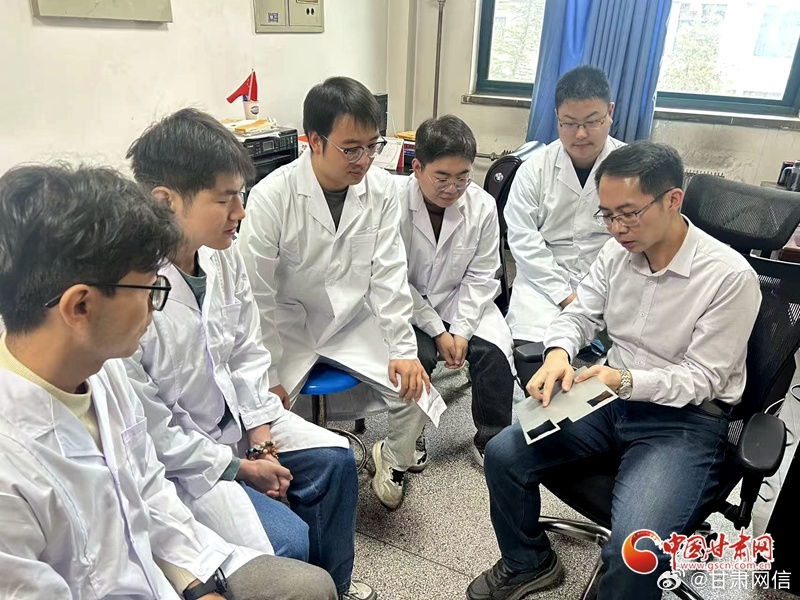 青春华章丝路逐光 【青春华章·丝路逐光丨兰大教授彭鹏：从实验室走出的“科技副总”