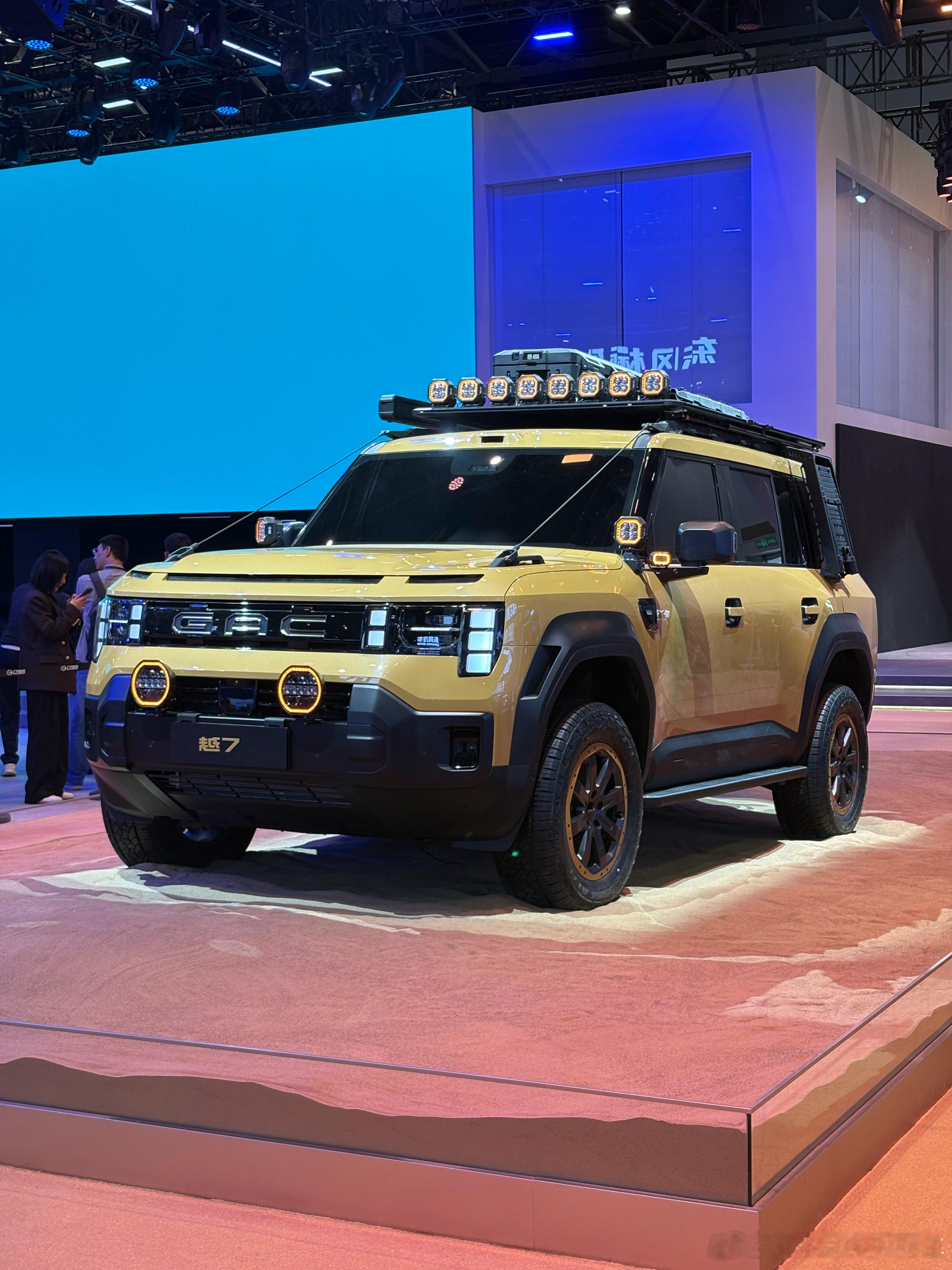 广汽传祺的首款硬派越野车越7大家觉得颜值怎么样这款车最大亮点，用了嵌入式一体化车