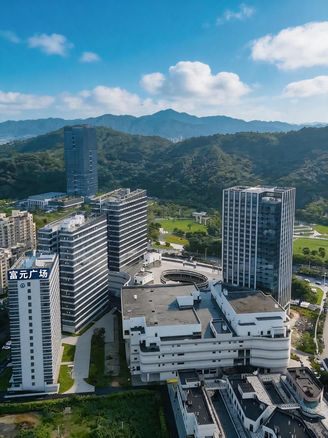 珠海斗门这座备受关注的20万㎡商业航母，终于还是“鸽”了。

最近翻看中国文旅农