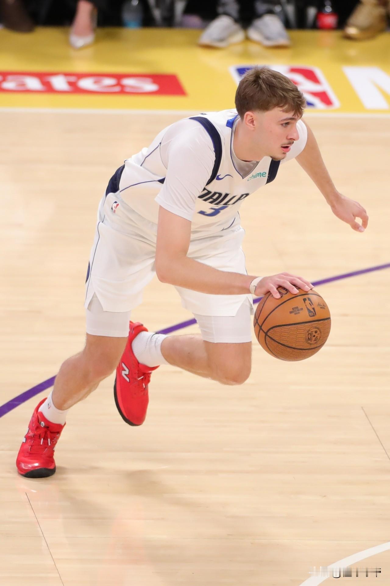 美国之子，弗拉格爆砍22分关键时刻两攻一防杀死比赛!

在今天独行侠与热火的比赛