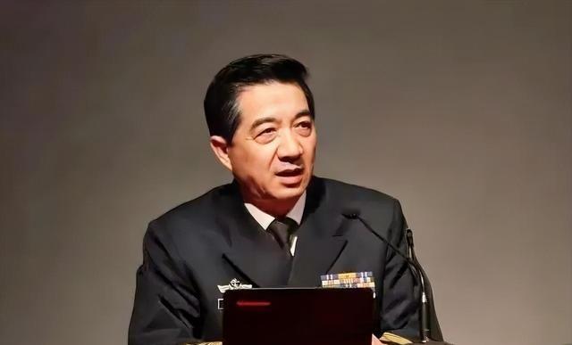 谢谢你张召忠！你真是伟大的预言家！2015年你就曾说过：“美国啥也不干，让中国追