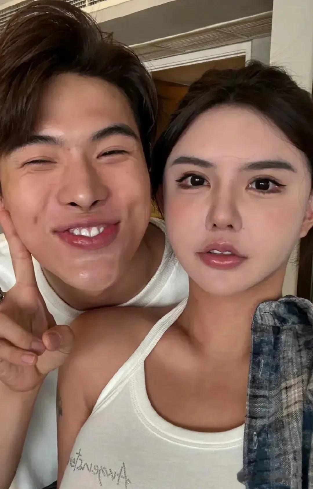 韩安冉很实实在在的给大家晒出了自己用原相机拍的照片，他旁边的那个人是他的老公吗？