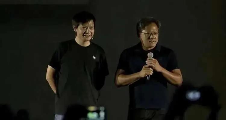 【他不配为华人】 NVIDIA CEO黄仁勋深情回顾成功之路。
黄仁勋说：其今日