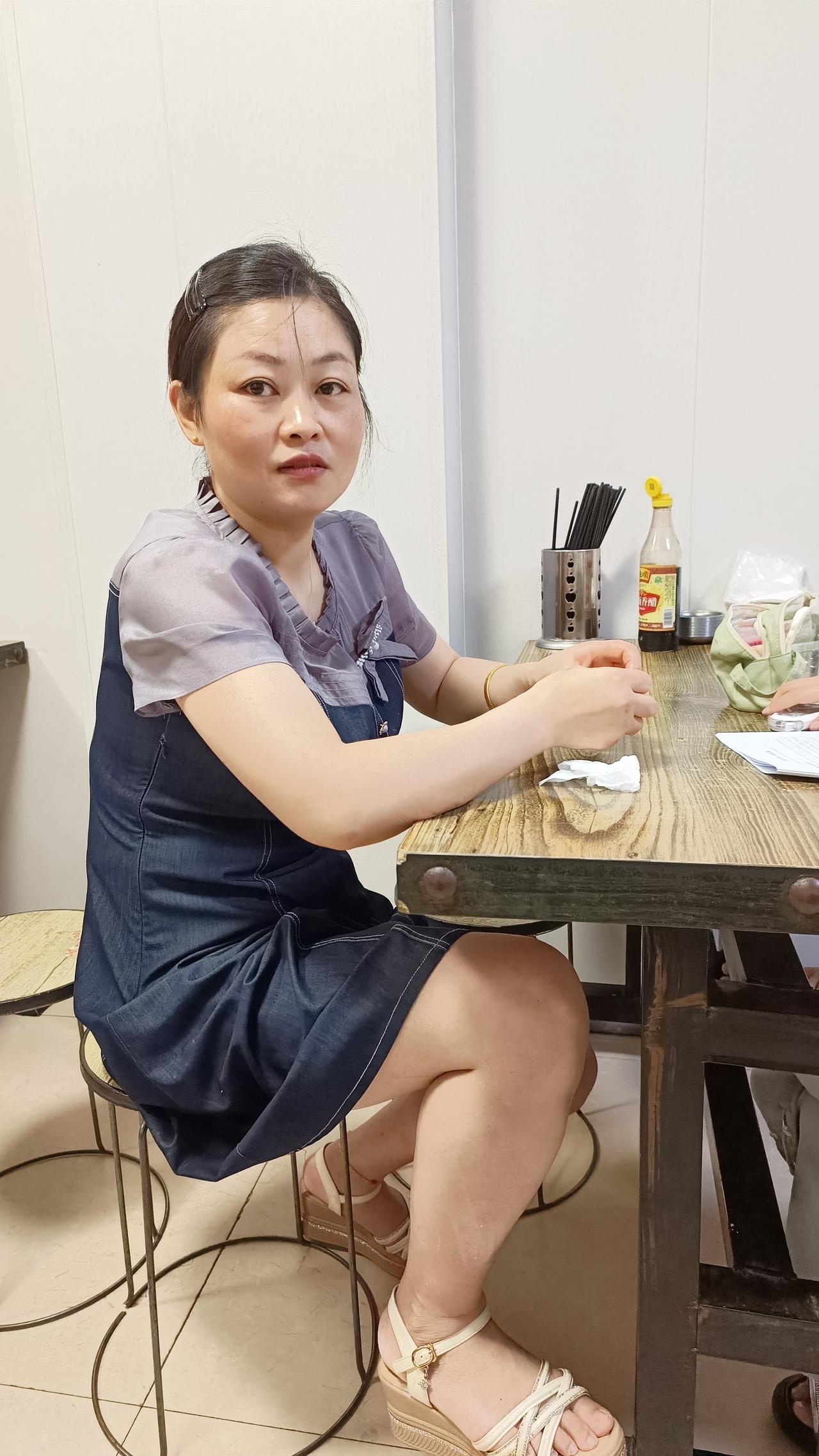 亲爱的梅子，我拿什么拯救你呀？生意好在我面前喊腰酸背痛身体累，生意不好的时候又在