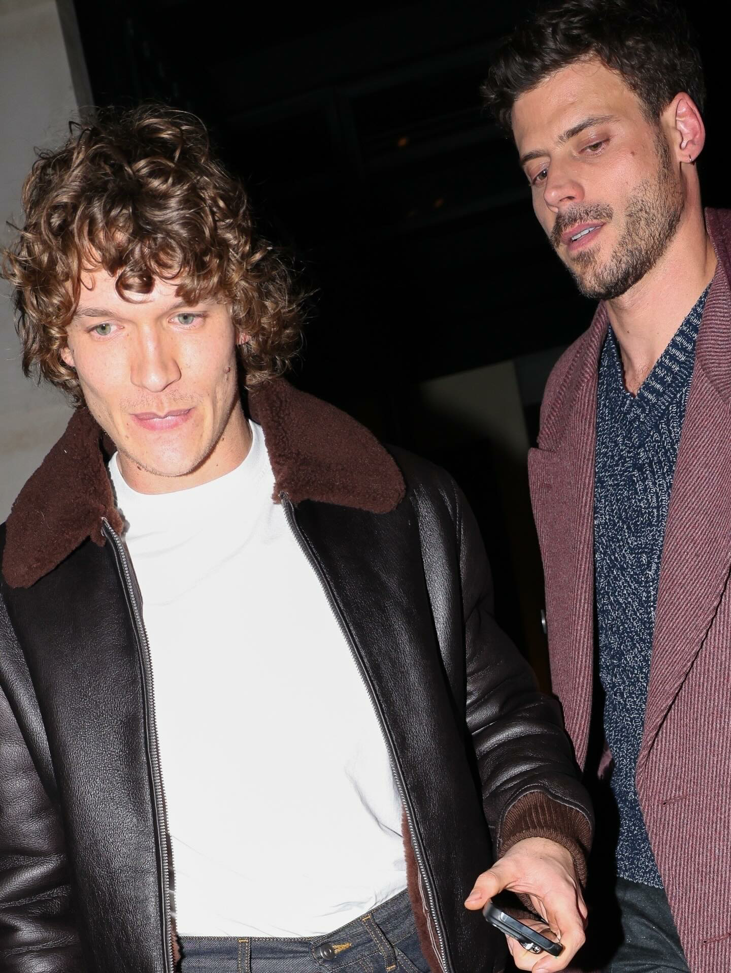 WOW~~巅峰对决康纳斯托瑞和弗朗索瓦阿诺德共同离开巴黎时装周派对！！这是俩人第