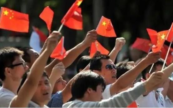 继新加坡 、 马来西亚 之后，美国华人发声！美国华人表示：中国人不要自以为是，现