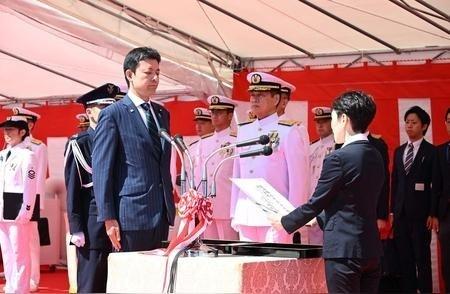日本防卫大臣小泉进次郎，一句话把窗户纸捅破了。他说，日本现在必须毫无禁忌地讨论拥