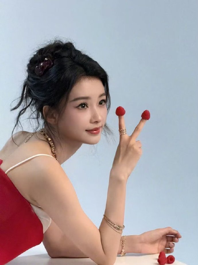 孙怡高情商 孙怡心思细腻又真诚，每句话都让人觉得舒服，高情商表现太圈路人粉！乘风