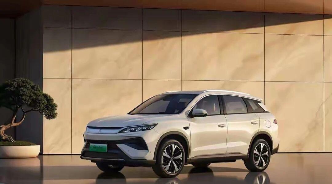 国内12万，国外30万+！比亚迪宋PLUS DM-i全球售价对比，看完才懂中国有