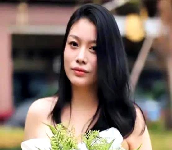 有人问葛荟婕，你喜欢森林北吗？
 

她说不喜欢，因为总看森林北的短视频，感觉她