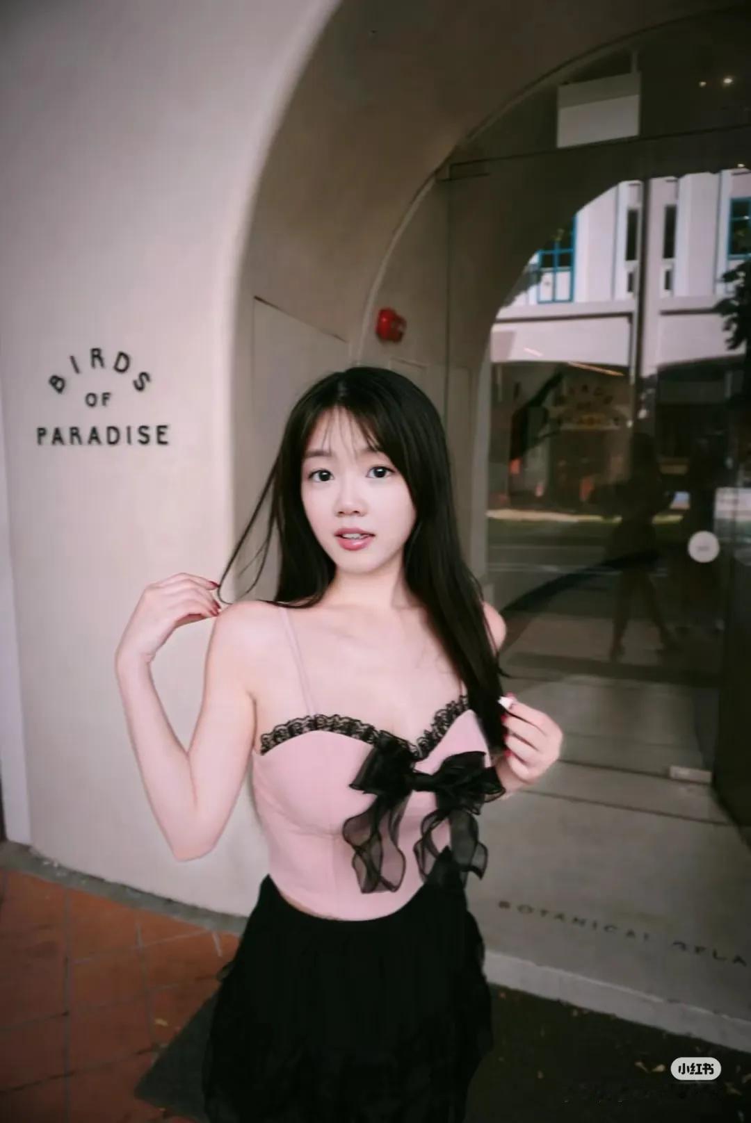 话说新加坡近几年就推出了许多样靓身材正，气质也相当不错的新晋博主，而林培诗就是其