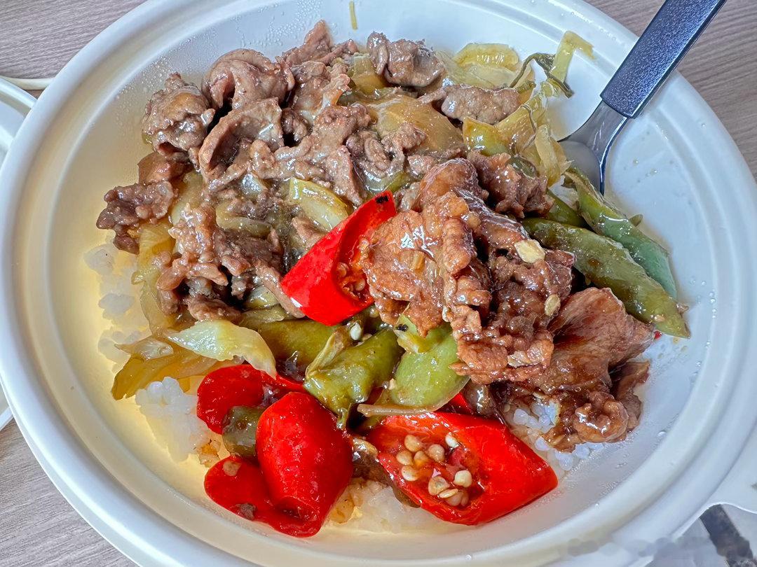 自己做饭成本其实很高其实自己做饭成本是可控的，可高也可低。要求高肯定成本高。付出