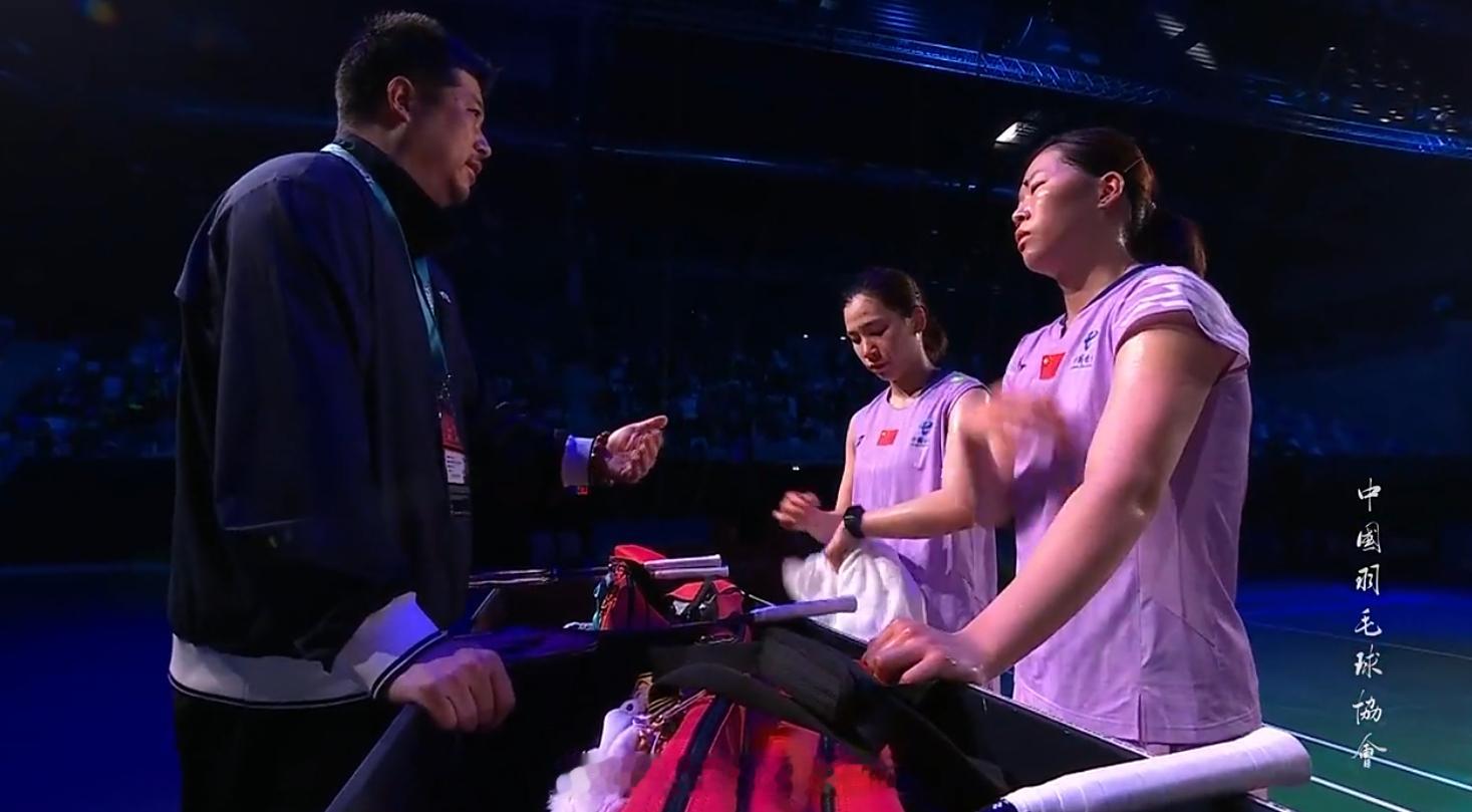 女双 决赛 福岛由纪(7) 松本麻佑 17-21 李怡婧(8) 罗徐敏拿下第一局