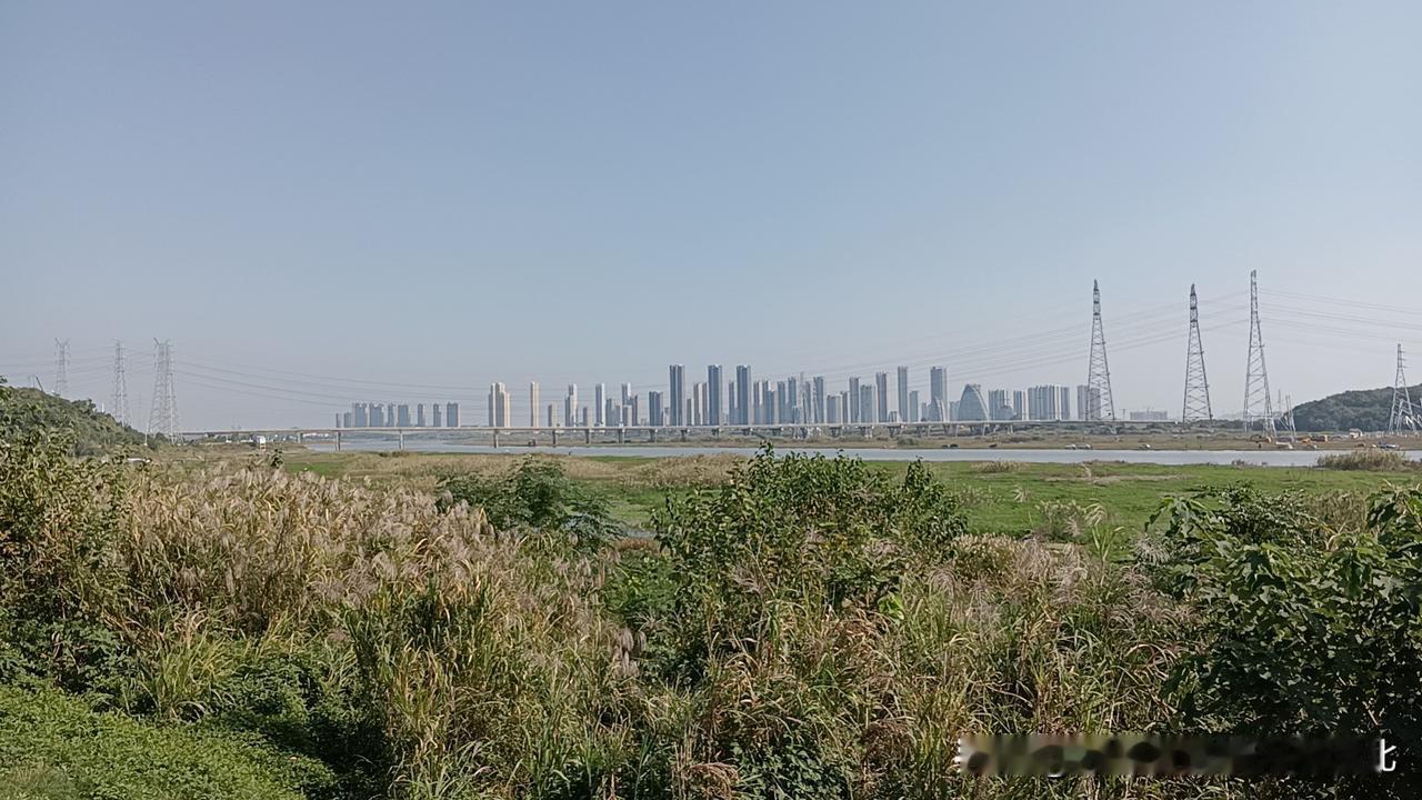 网上随县和广水市争吵的很多。有的说成立地级随州市，广水市最吃亏，广水市在这20多