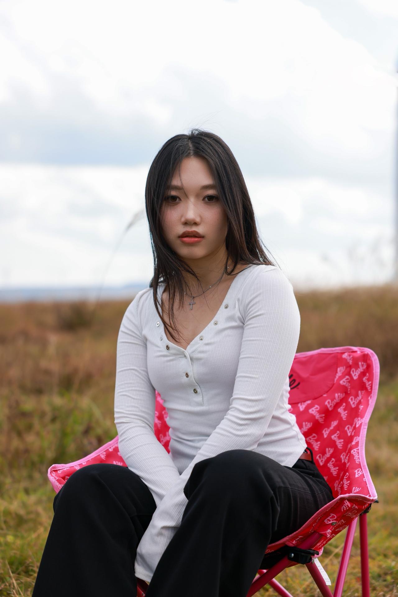 组图｜旷野里的随性定格美味到冒汗 美出高级感 魅力女人