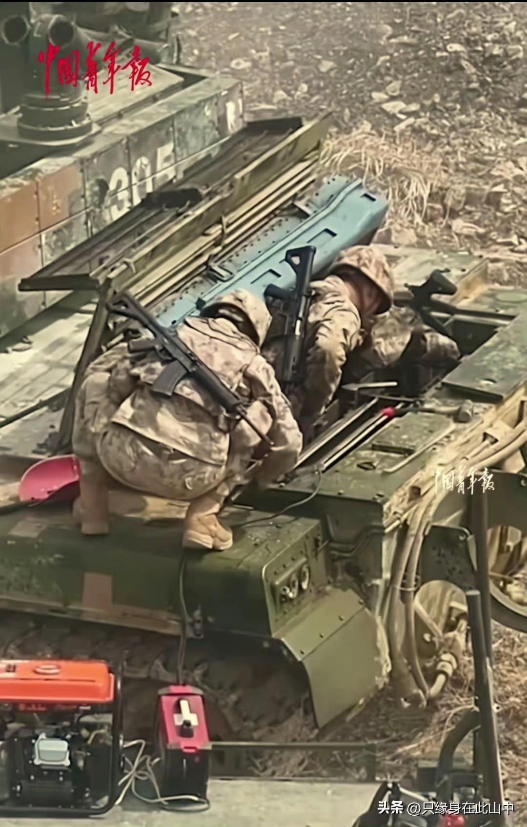 看来已经开始加速铺开了

一共八枚备弹，加上发射里边的四枚一共12发。四枚待发弹