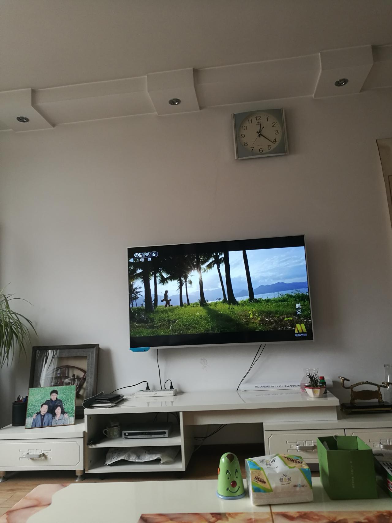 课外班

如今，接送娃的任务量明显减轻了，只因各类课外班占据了不少课余时间，上课