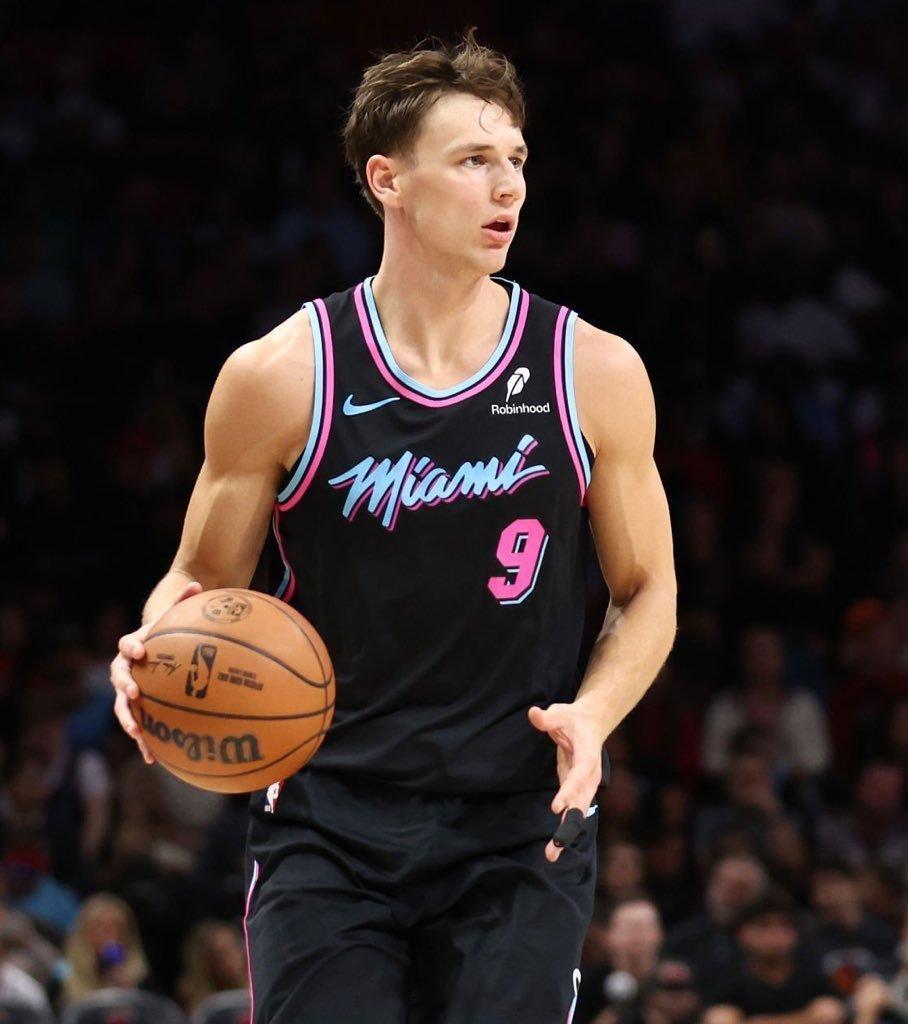 说出本赛季热火球员中:最让人满意的球员:最让人失望的球员:最让人惊喜的球员:我先