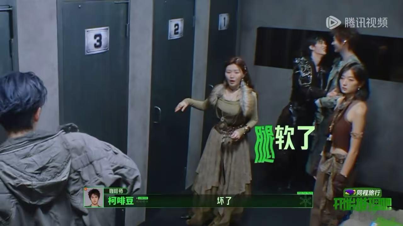 丁程鑫在周柯宇怀里撒娇丁程鑫知道周柯宇不能一起的表情丁程鑫在周柯宇怀里撒娇丁程鑫