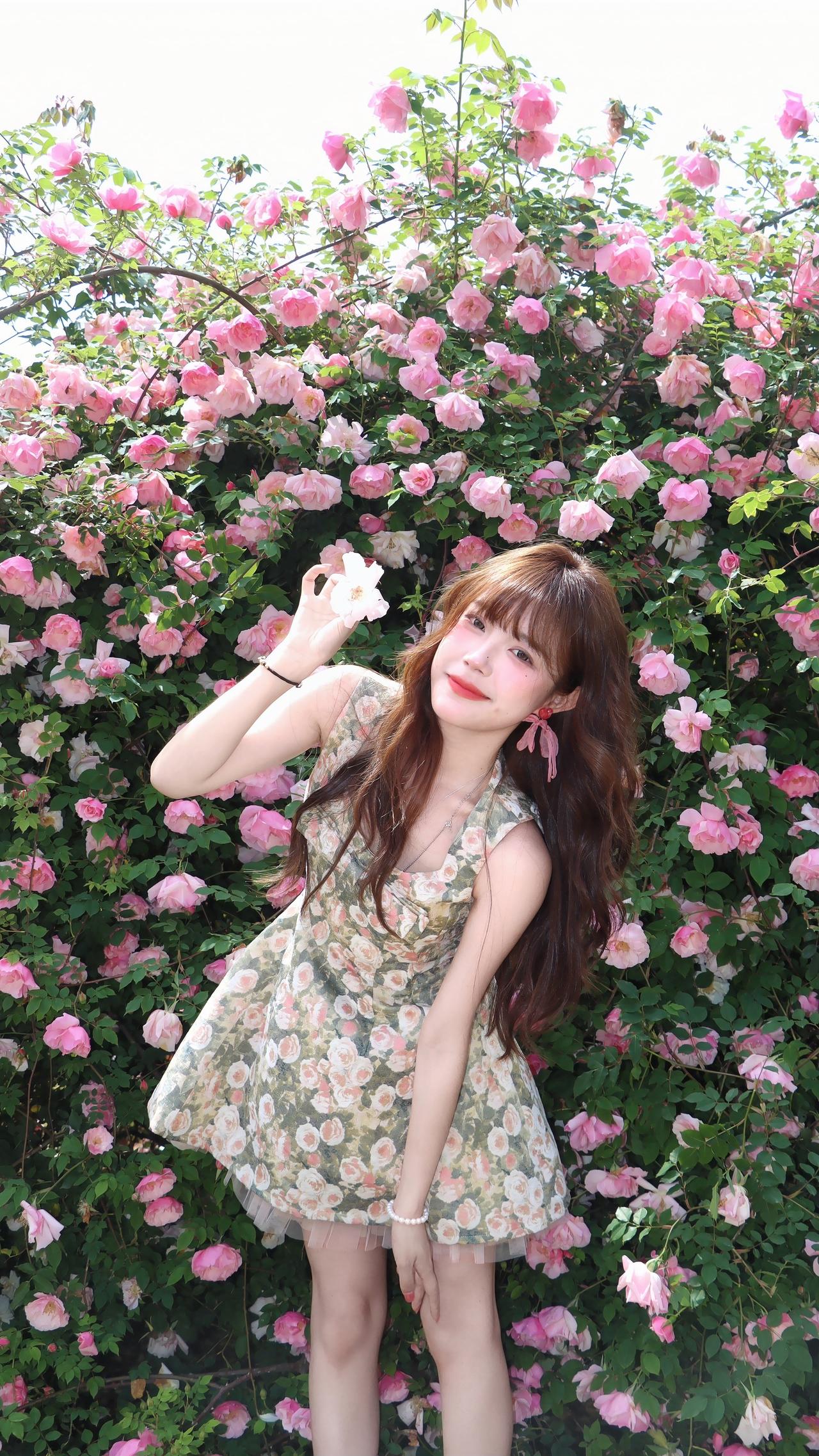 你当像花一样绽放🌸
碎花裙 五一出游穿什么