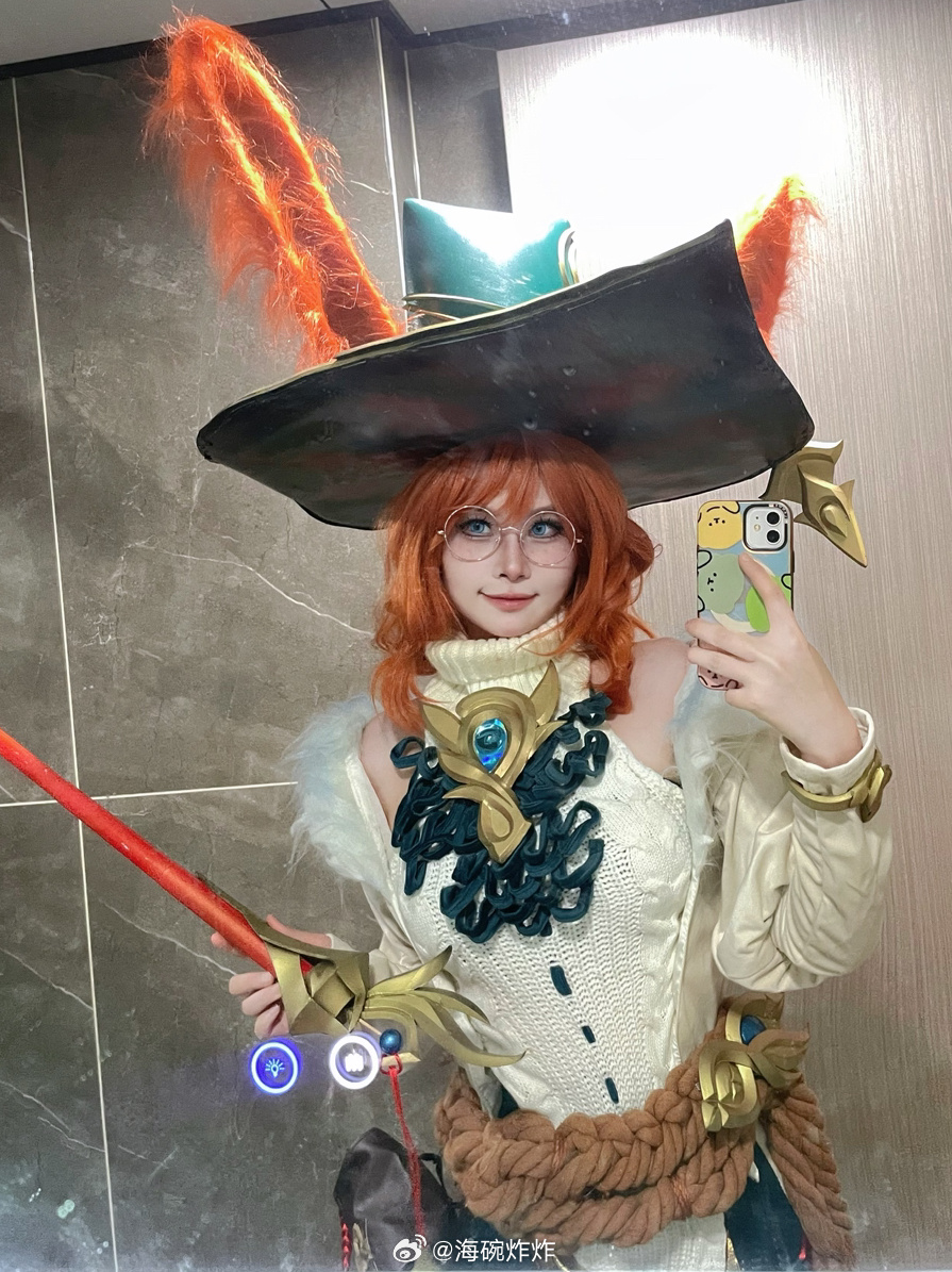 你好 上单阿萝拉#cosplay##英雄联盟# ​​​