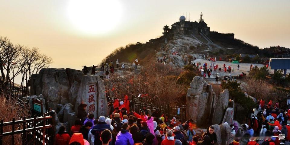 老法师到泰山也难以出片

这话一点不夸张，泰山对摄影老法师来说，确实是硬件顶级、