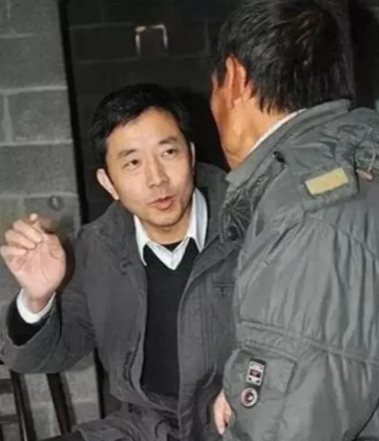 明明可以提拔重用，为什么要激流勇退？原巴东县委书记陈行甲，语重心长地说：“因为不