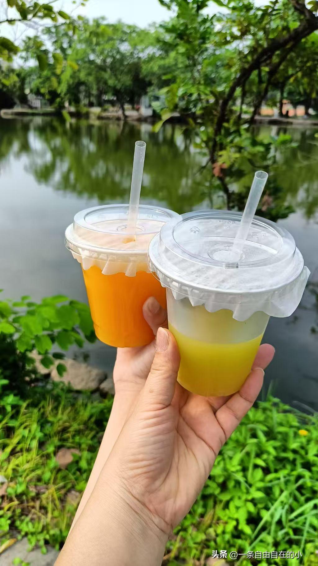 夏日生活打卡季，燥热的夏天怎么能少一杯冰奶茶。正午太阳晒得人发闷，走在路上浑身发