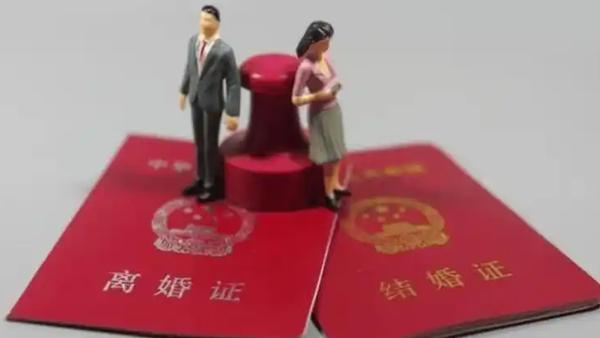 东莞婚姻登记处近期预约困难，系统显示无可预约时段。对此，婚姻登记处已进行辟谣，说