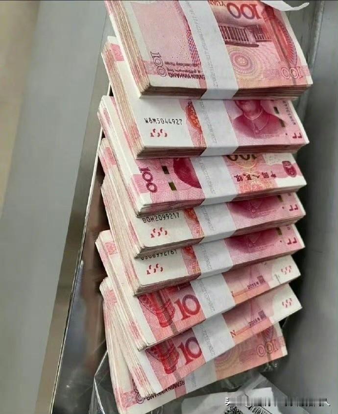 亲弟弟五年前跟我借了8万块钱，一直也没有还，甚至连句话都没有…

我已失业好几个