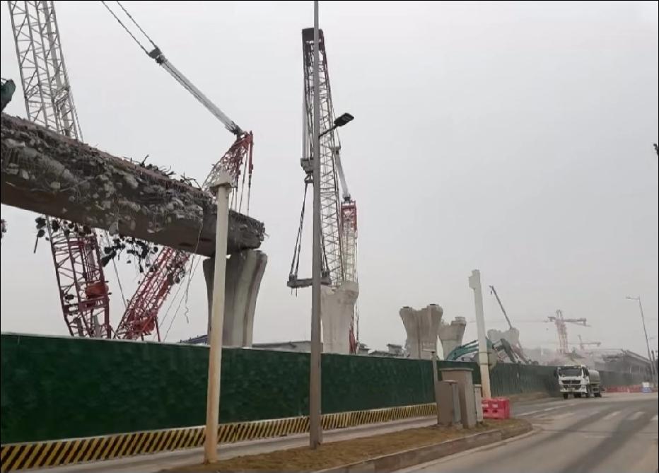 成都2号线真的开始拆了，看着着实有点可惜！

成都2号线，本是贯穿成都东西的骨干