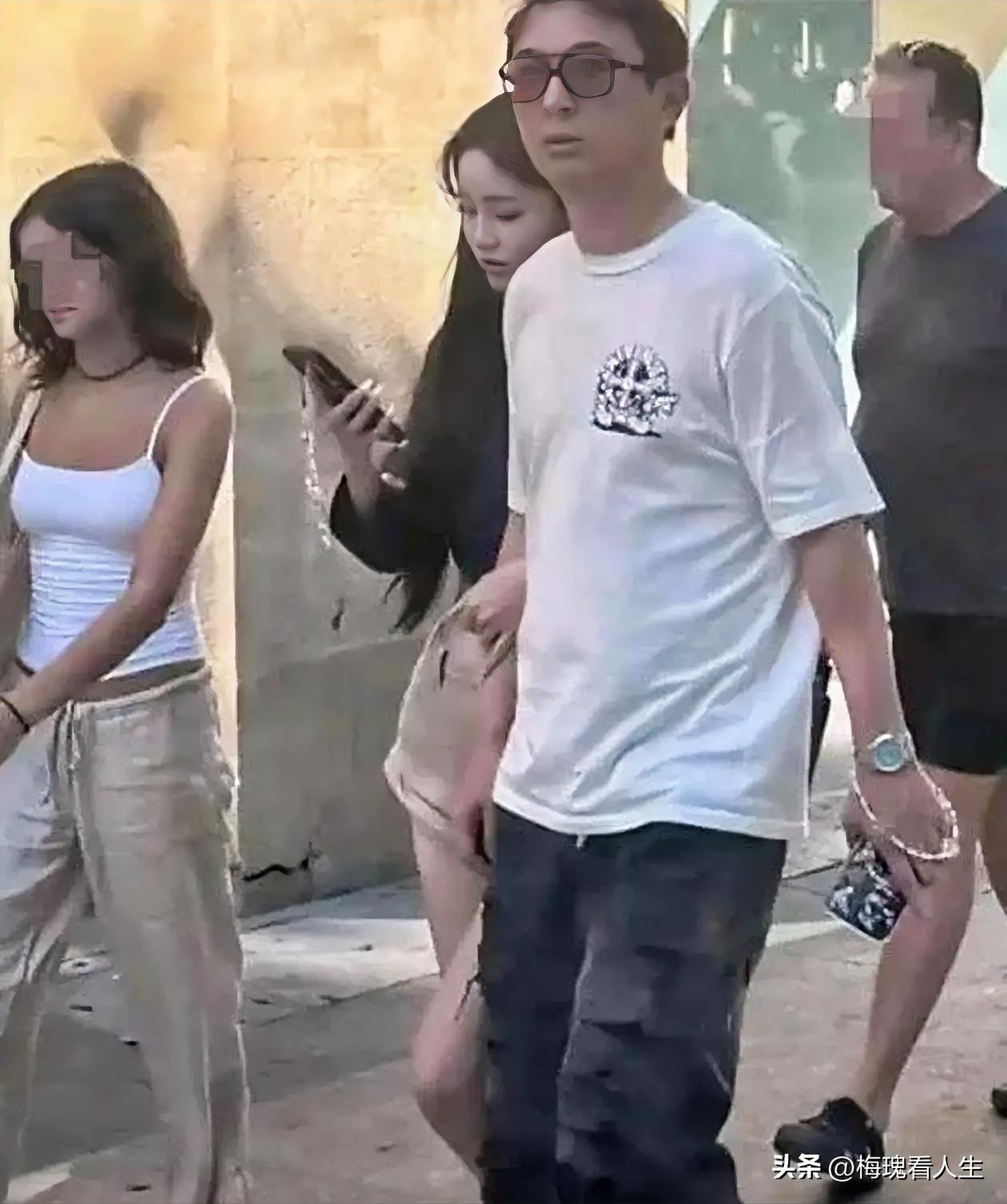 这套“王氏追女法”被扒得底裤都不剩了，说白了就是明码标价的猎艳游戏。

先是直播
