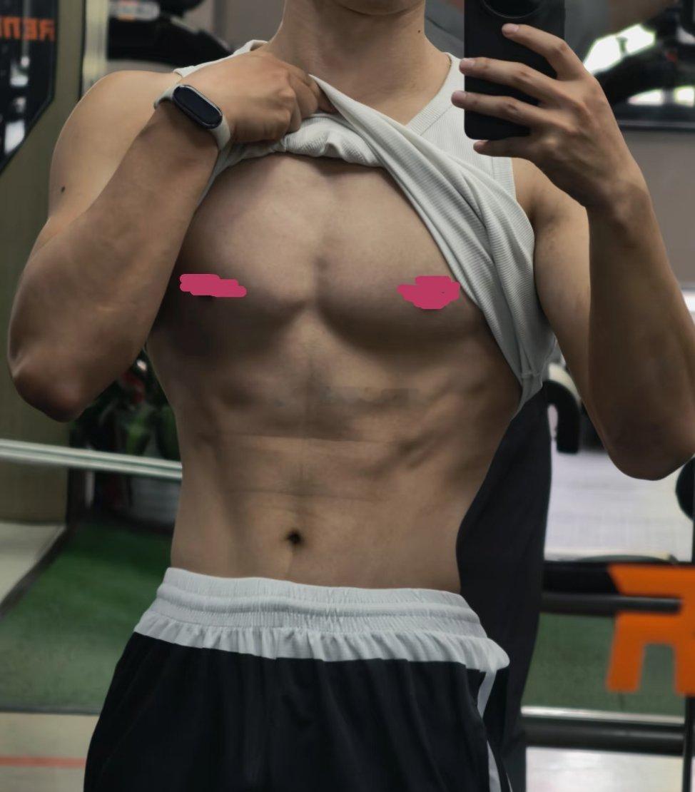 这种肯定是直男而且是那种比较执拗传统的类型 ​​​