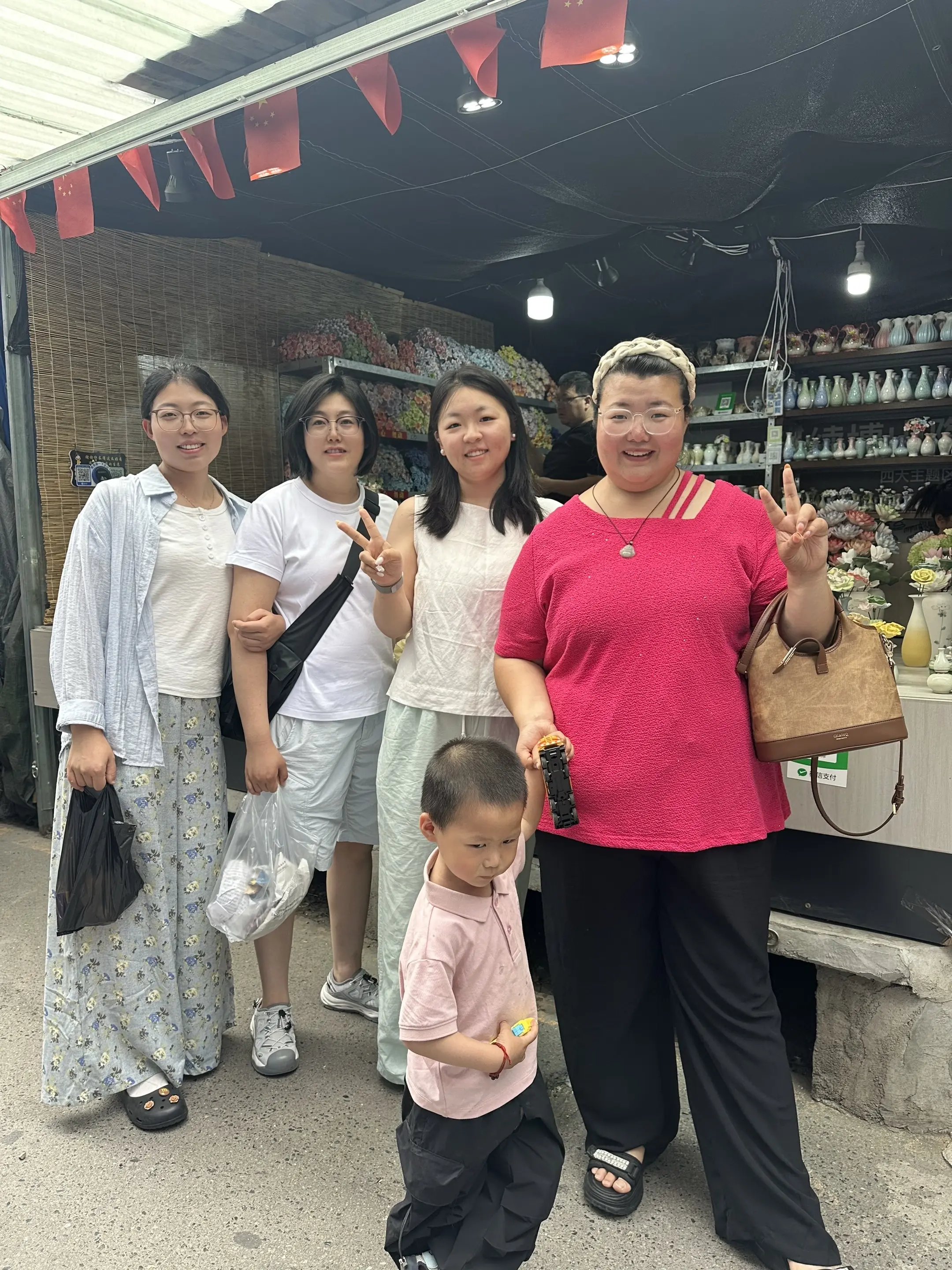 游玩博山，吃了博山菜，小时候都来在于麻城的我们的友谊，现在定居于青岛与...