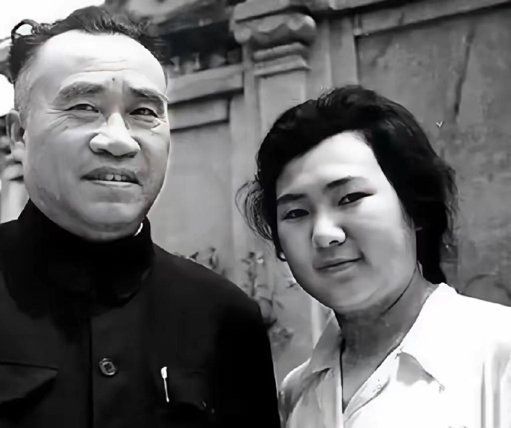 1941年，15岁的朱敏（朱德的女儿）被德军俘虏，关进了纳粹集中营，德军士兵在她