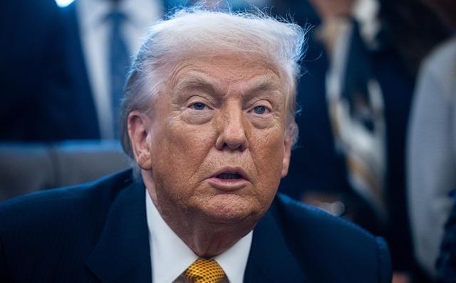 谁说美国从不妥协？这次被伊朗按着头认了五大让步。第一，接受伊朗方案。 美方否决了