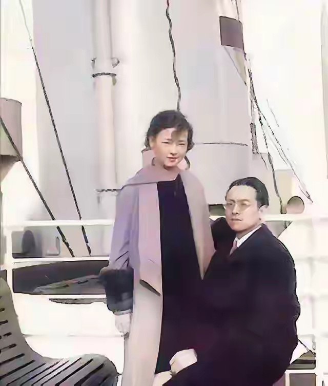 林徽因1928年的打扮，放到今天也不落伍，很有气质。