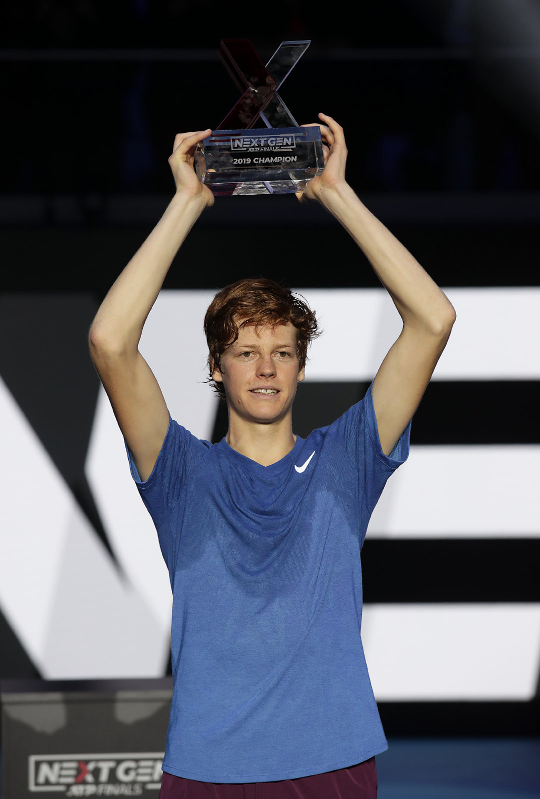 美好「网」事2019年12月19日，18岁的辛纳斩获ATP年度最佳新人奖。他在这