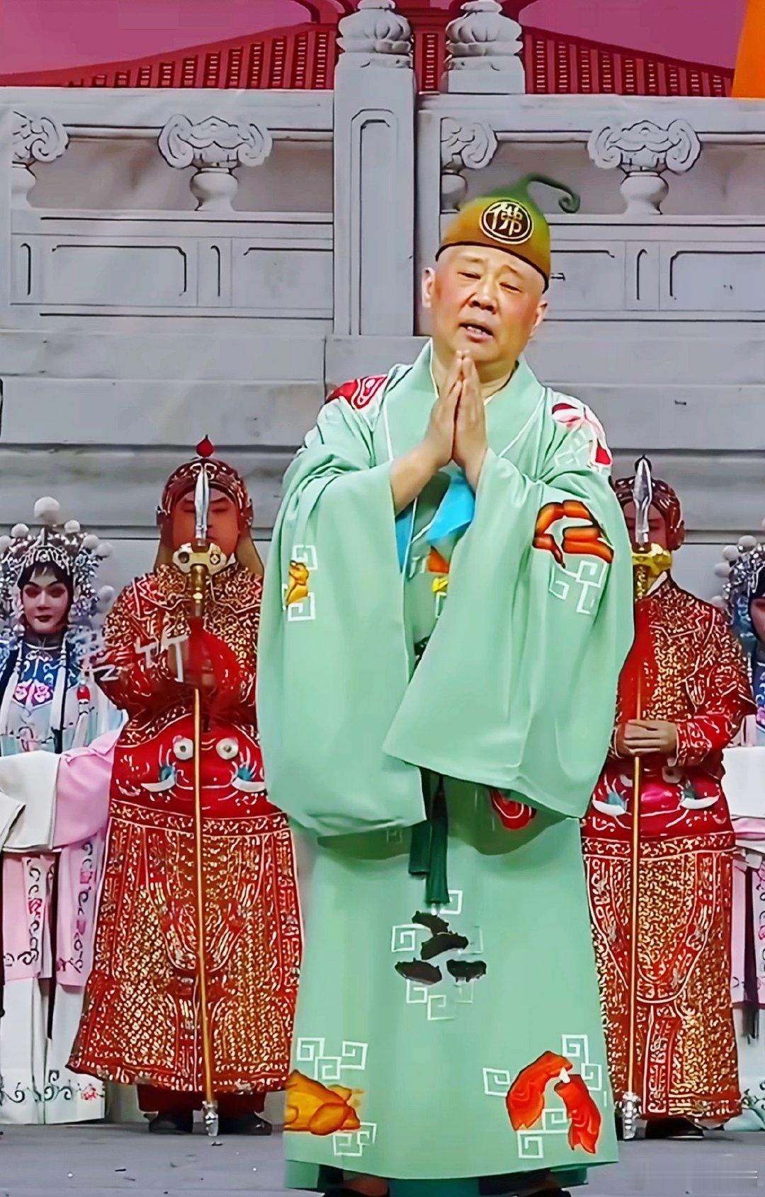 郭德纲 改编红歌🍑桃啊，你不知道人红是非多吗？你不知道有多少黑粉在盯着你吗？你
