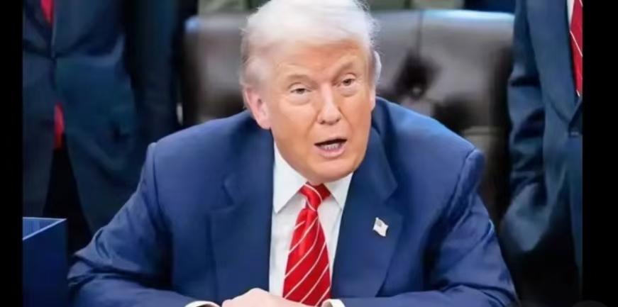 没想到吧？特朗普说自己是最傻总统，这话还真没法反驳

特朗普最近又爆金句了。他说