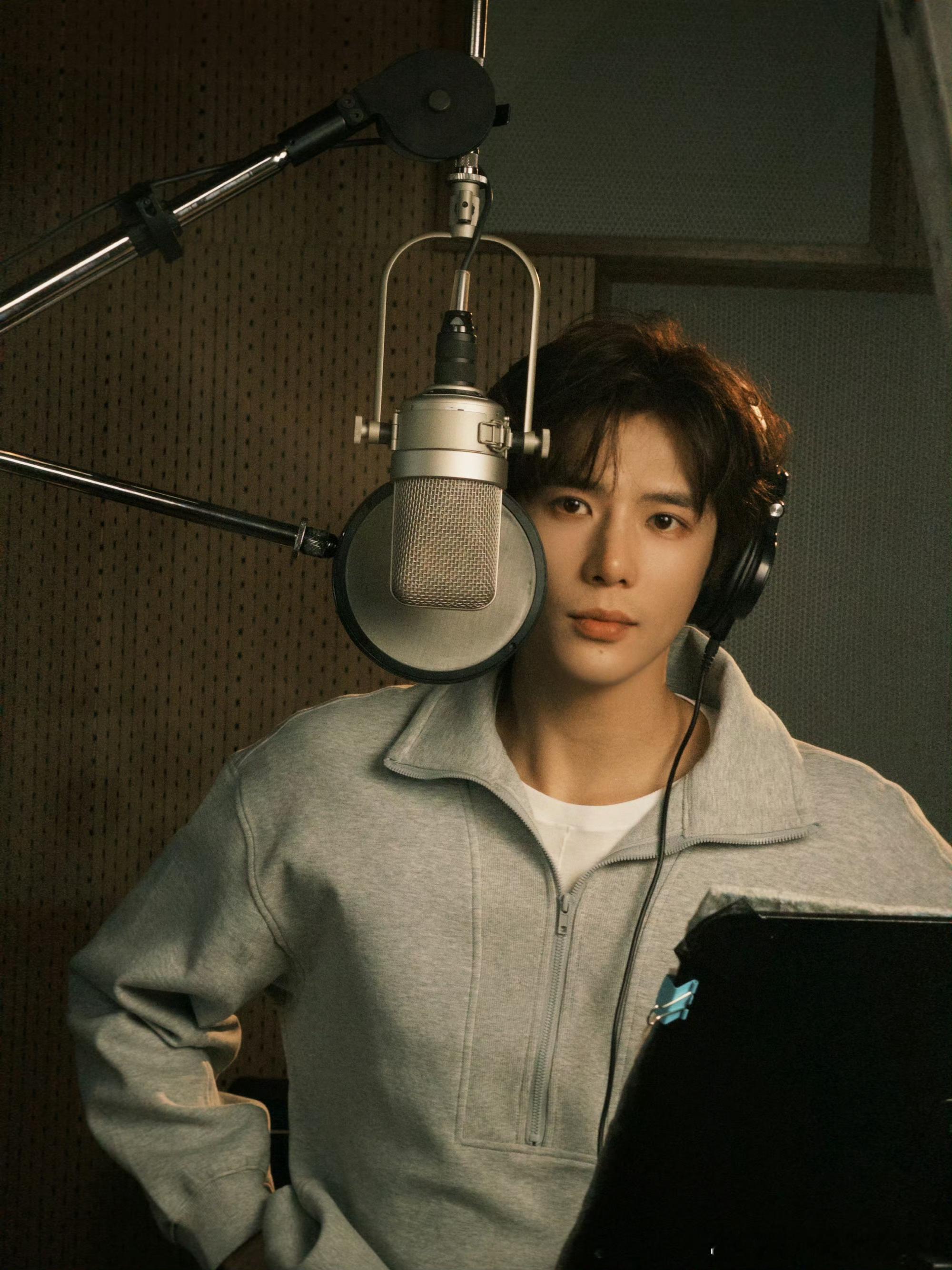 王安宇录制新歌了，燥候生日惊喜