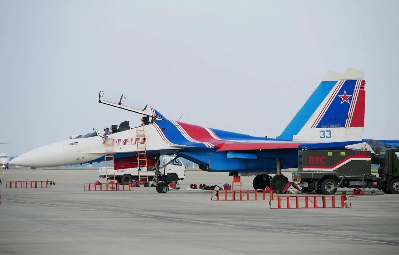 俄罗斯苏3/5系列战机高清图
战斗机 航展 俄罗斯苏35