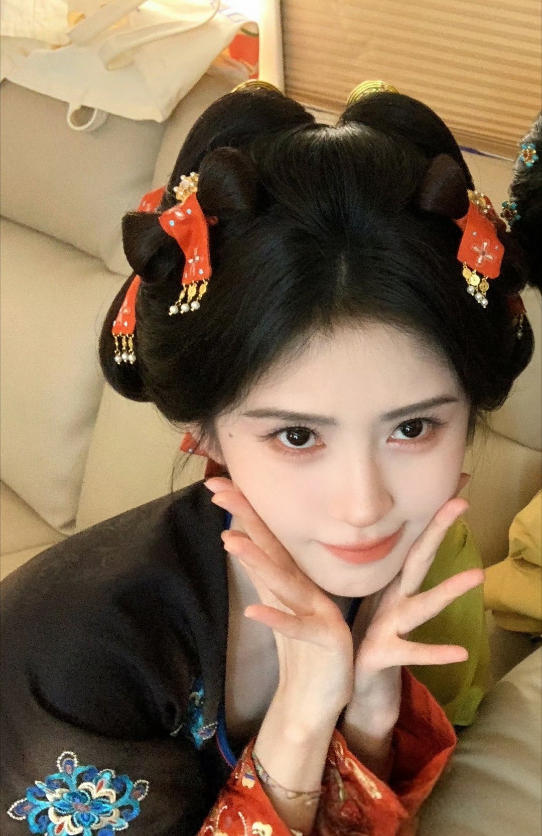 jjy鞠婧祎苏绿夏jjy鞠婧祎万花世界愿你看遍世间繁华心中无所牵挂