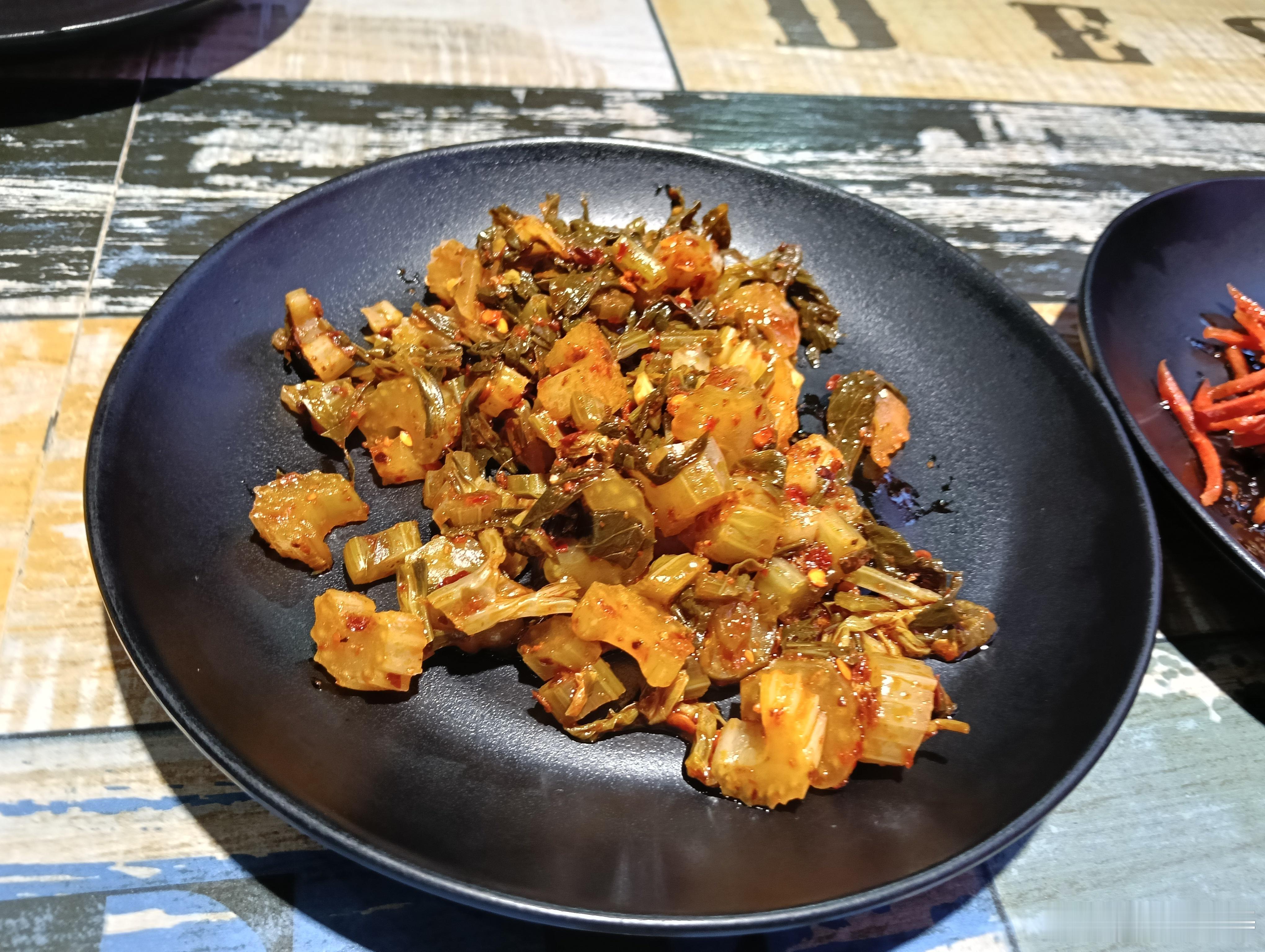 【和不吃烤肉的人吃烤肉，也能吃的热火朝天】老冒，是我的一个老友姐，她不吃肉，确切