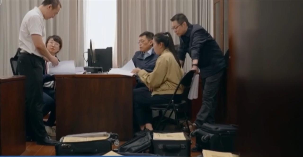 雄忻高铁北大梁山隧道顺利贯通，这一工程地处山西境内的山区地带，施工团队攻克了复杂