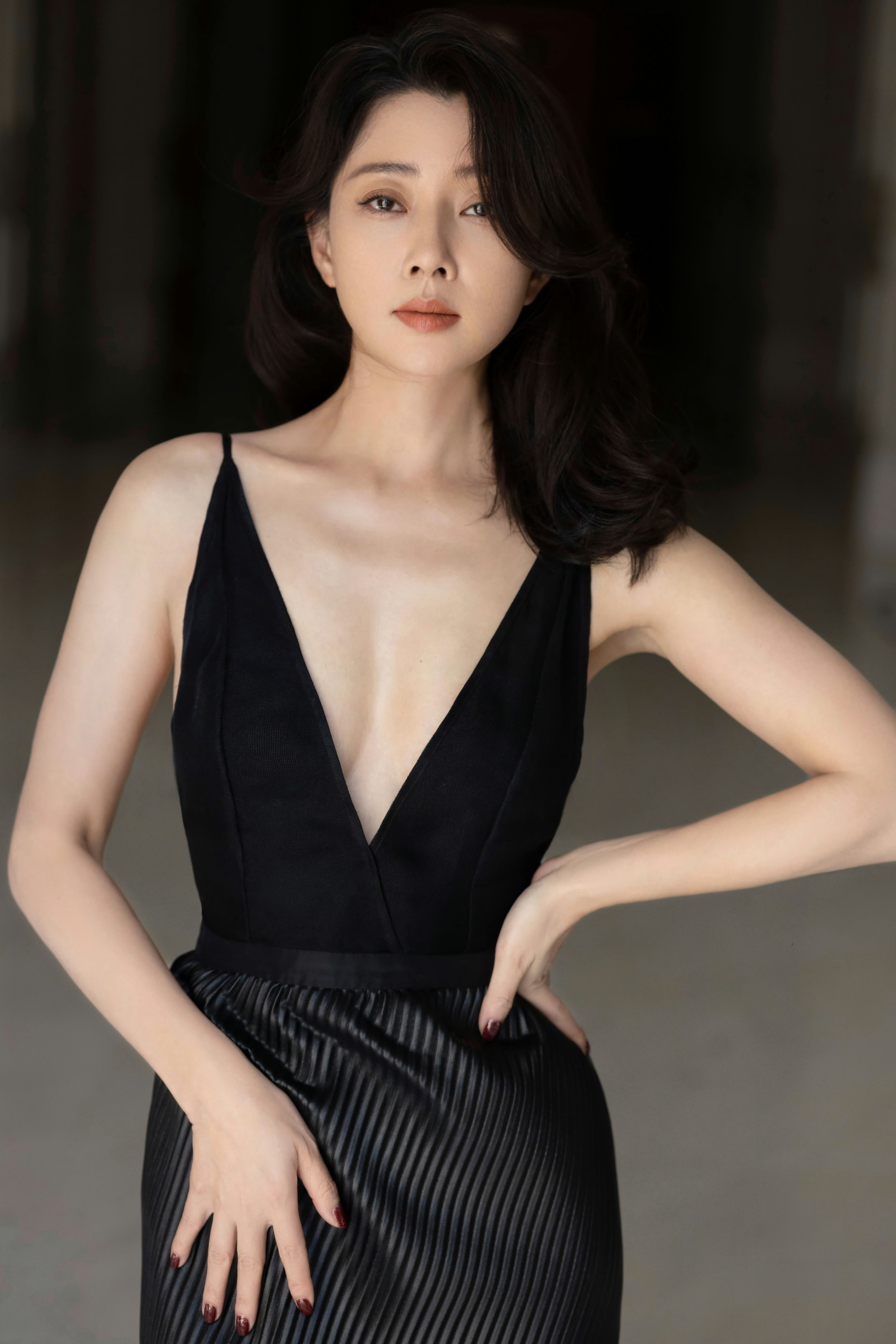 殷桃，一袭黑色礼，满满的优雅气息 ​​​